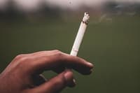 Mimo choroby nowotworowej pacjenci często nie rezygnują z palenia