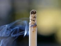 Polacy palą coraz mniej papierosów